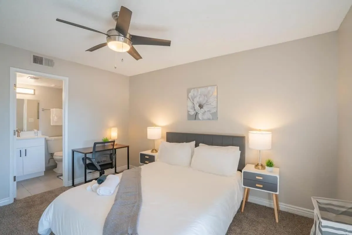 스코 츠 데일 Stylish 2Bd - Parking, Gym, Pool - Sleep 8 - 5 Min Casino 아파트
